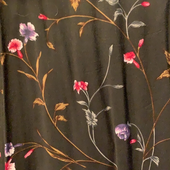 Dark green flowered skirt - Picture 3 of 4